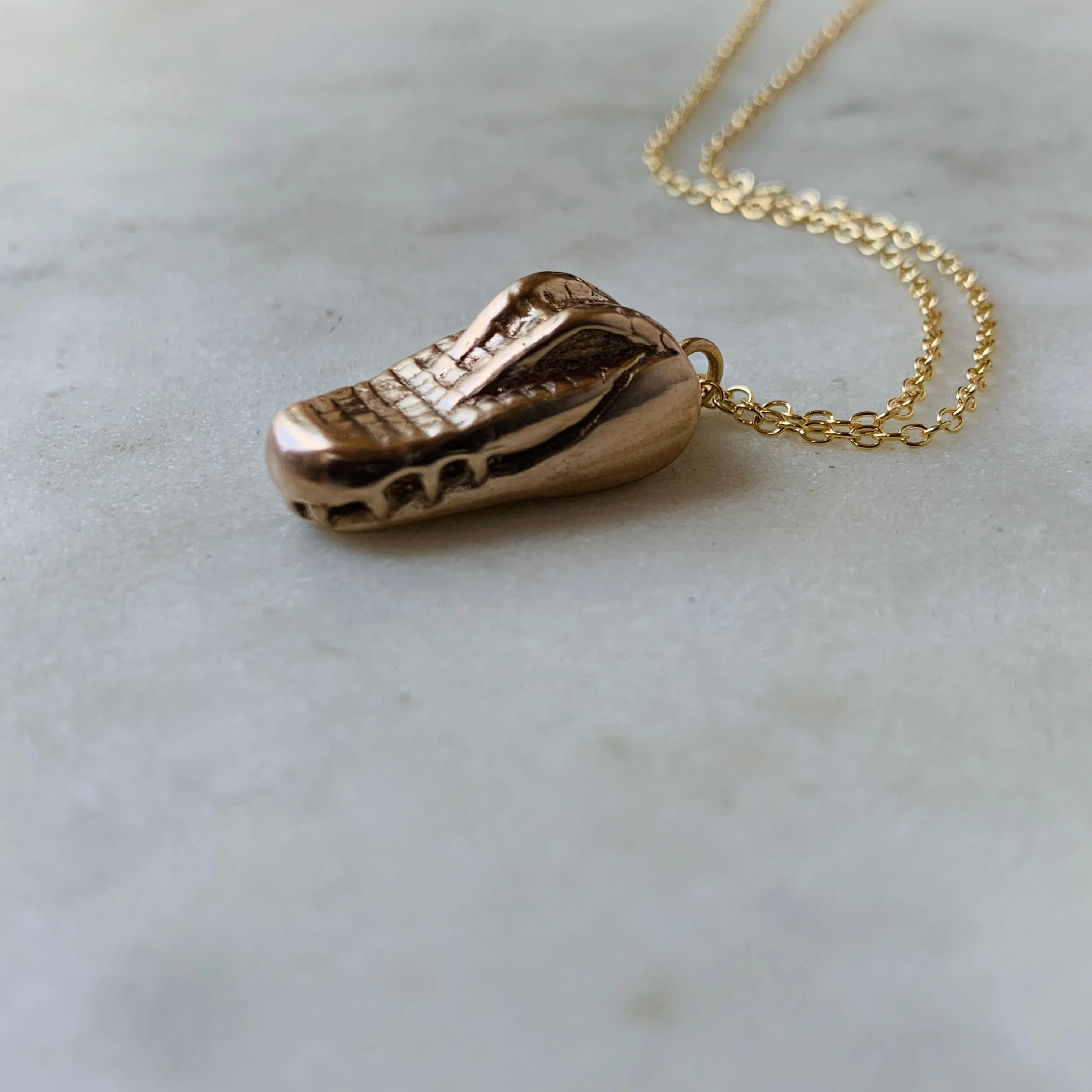 ALLIGATOR PENDANT