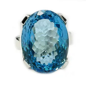 Nila Oval Swiss Blue Topaz Ring