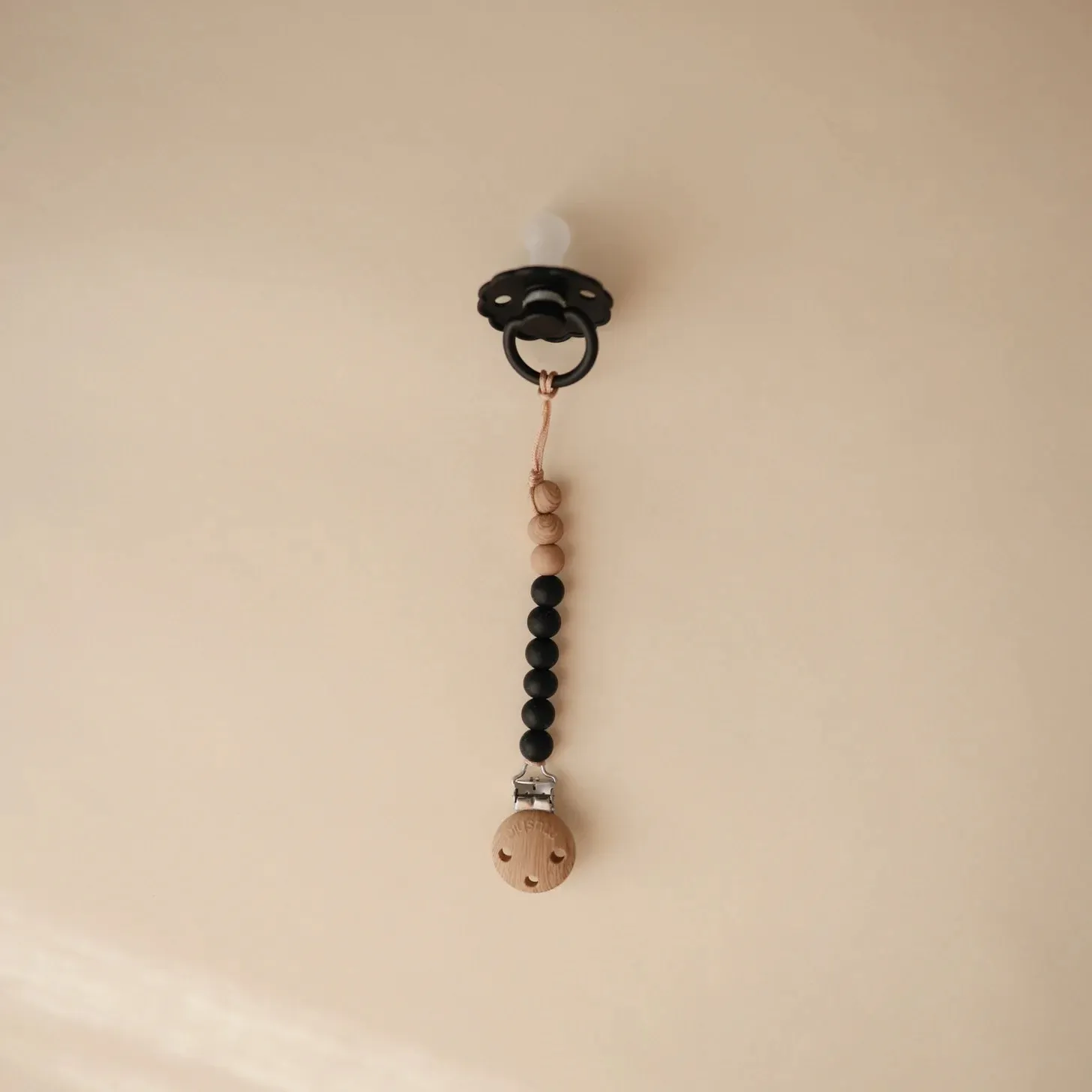 Pacifier Clip | Eva (Black)