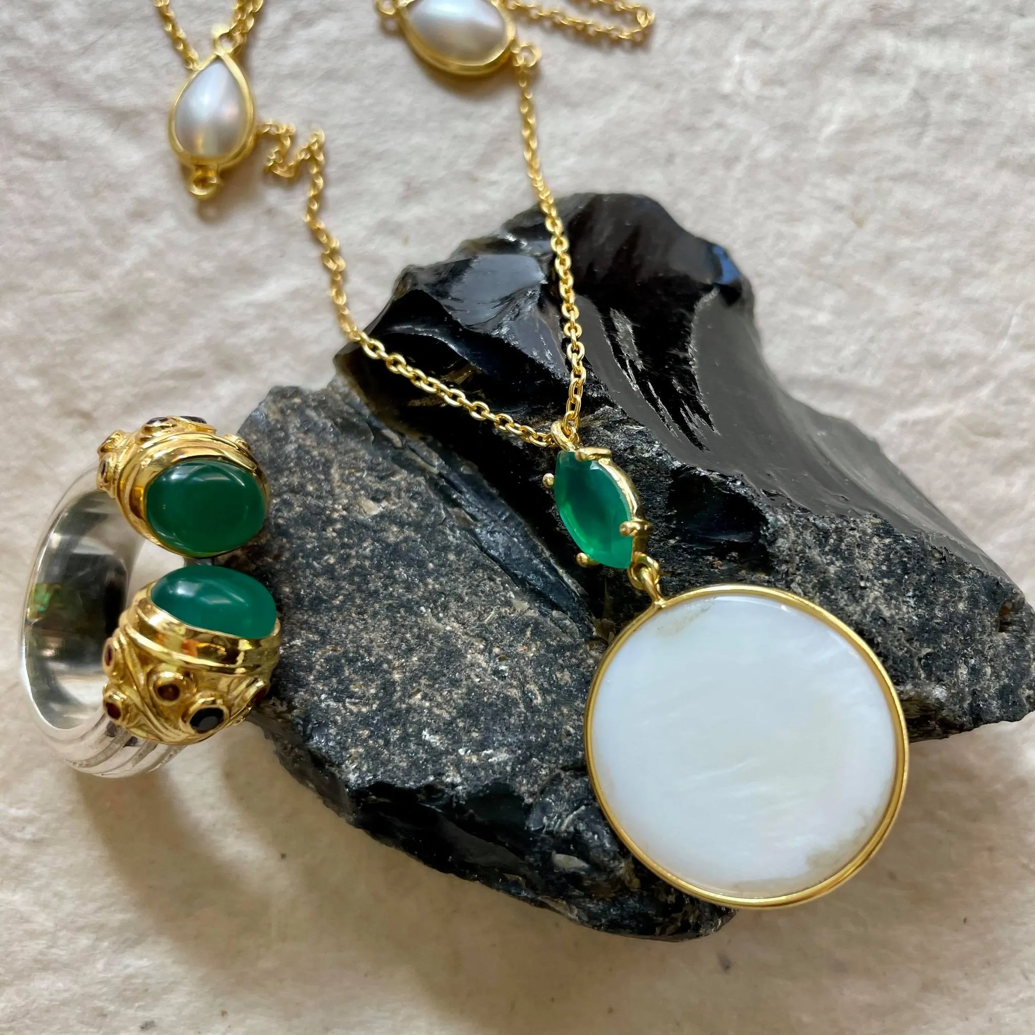 Pearl Necklace With Green Onyx