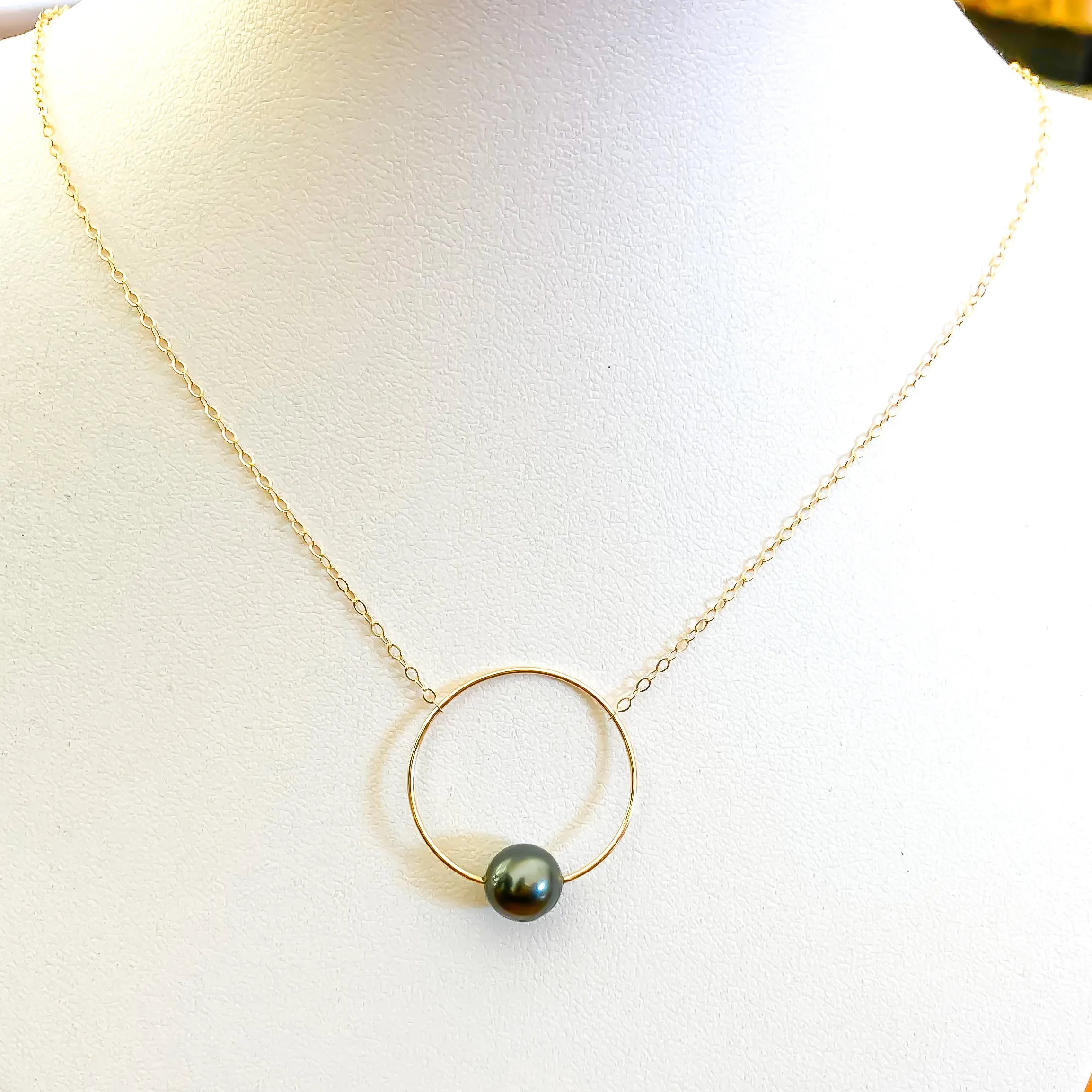 Tahaa Moon Tahitian Necklace