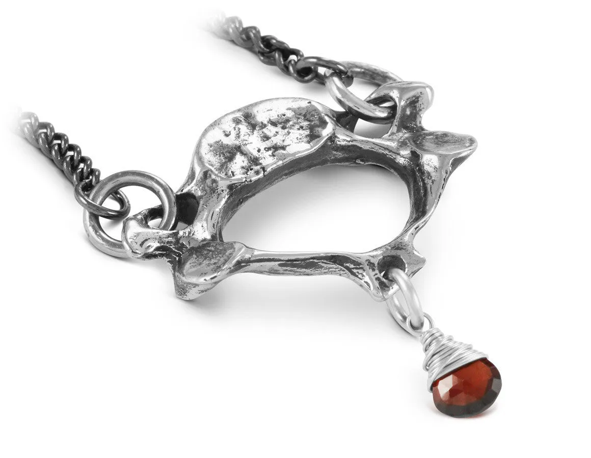 Vertebra Necklace with Garnet - Silver